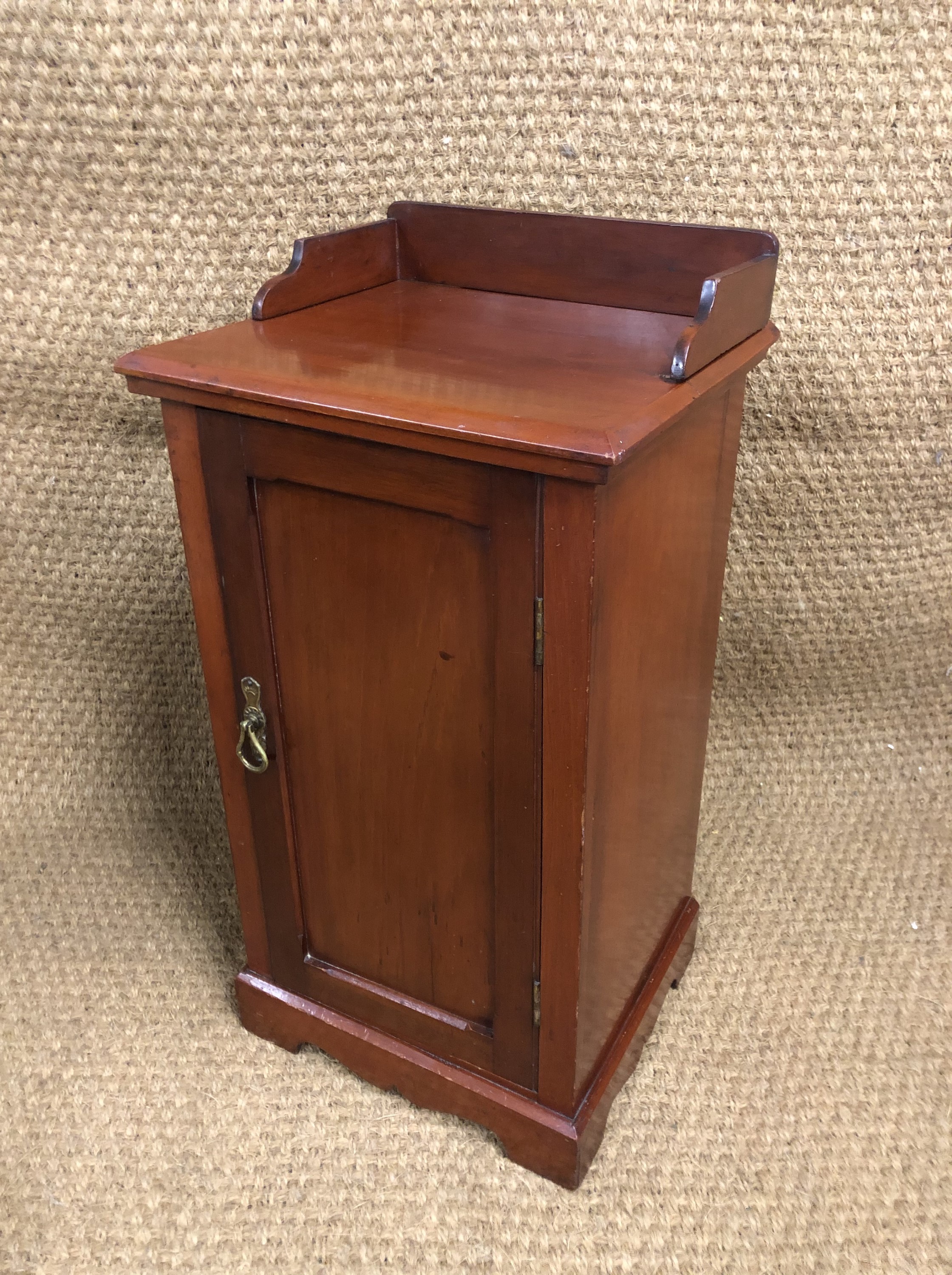 A Victorian mahogany bedside cabinet - Image 2 of 2