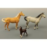 Three Beswick horses, tallest 21 cm high (two a/f)