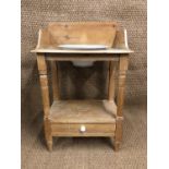 A Victorian pine wash stand and basin, 60 cm x 40 cm x 93 cm