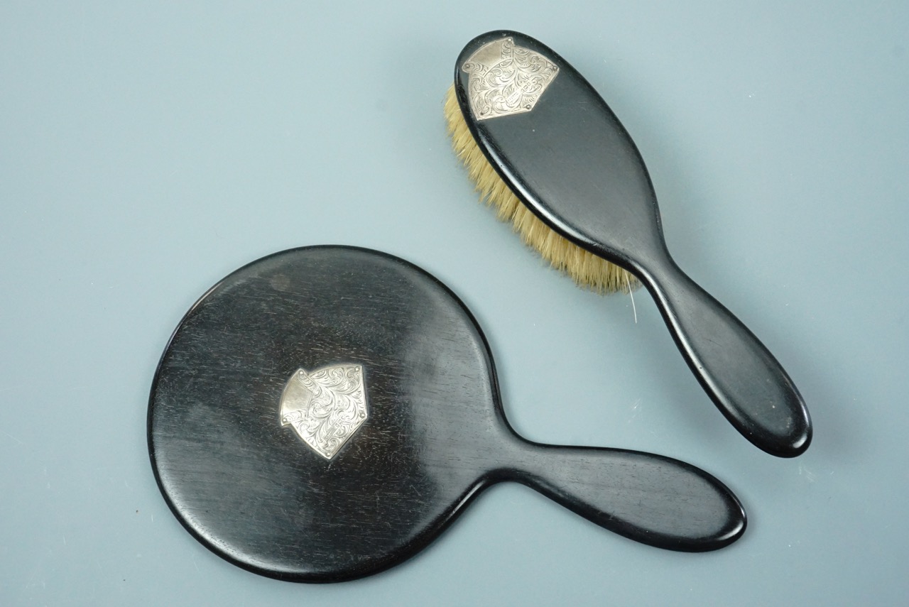An early George V silver mounted ebony mirror and brush set, having foliate engraved decoration, H F - Image 4 of 4