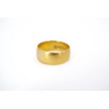 A Victorian 22 ct gold wedding band, R, 2.1 g