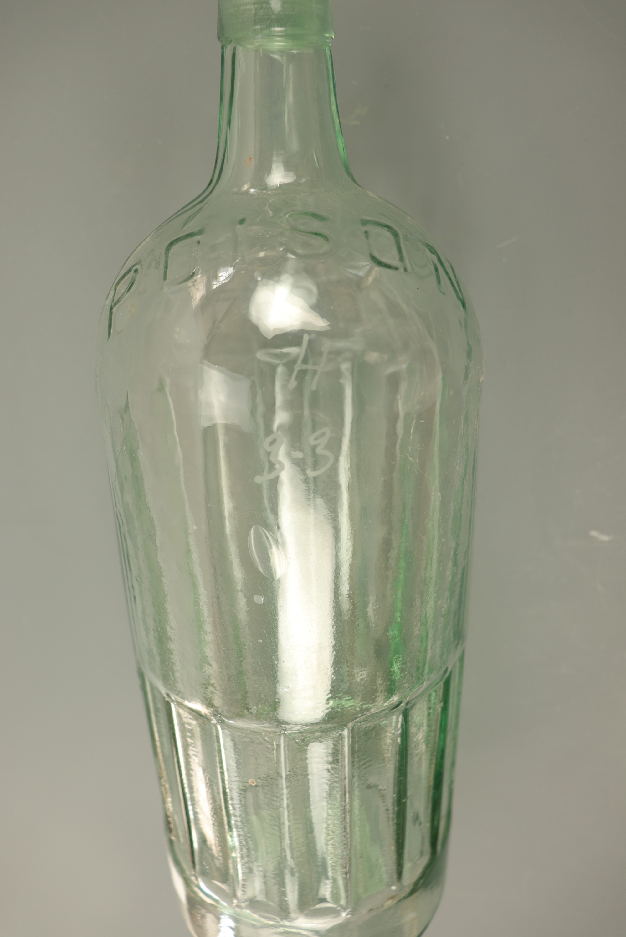 A vintage glass poison bottle, 38 cm high - Image 3 of 3