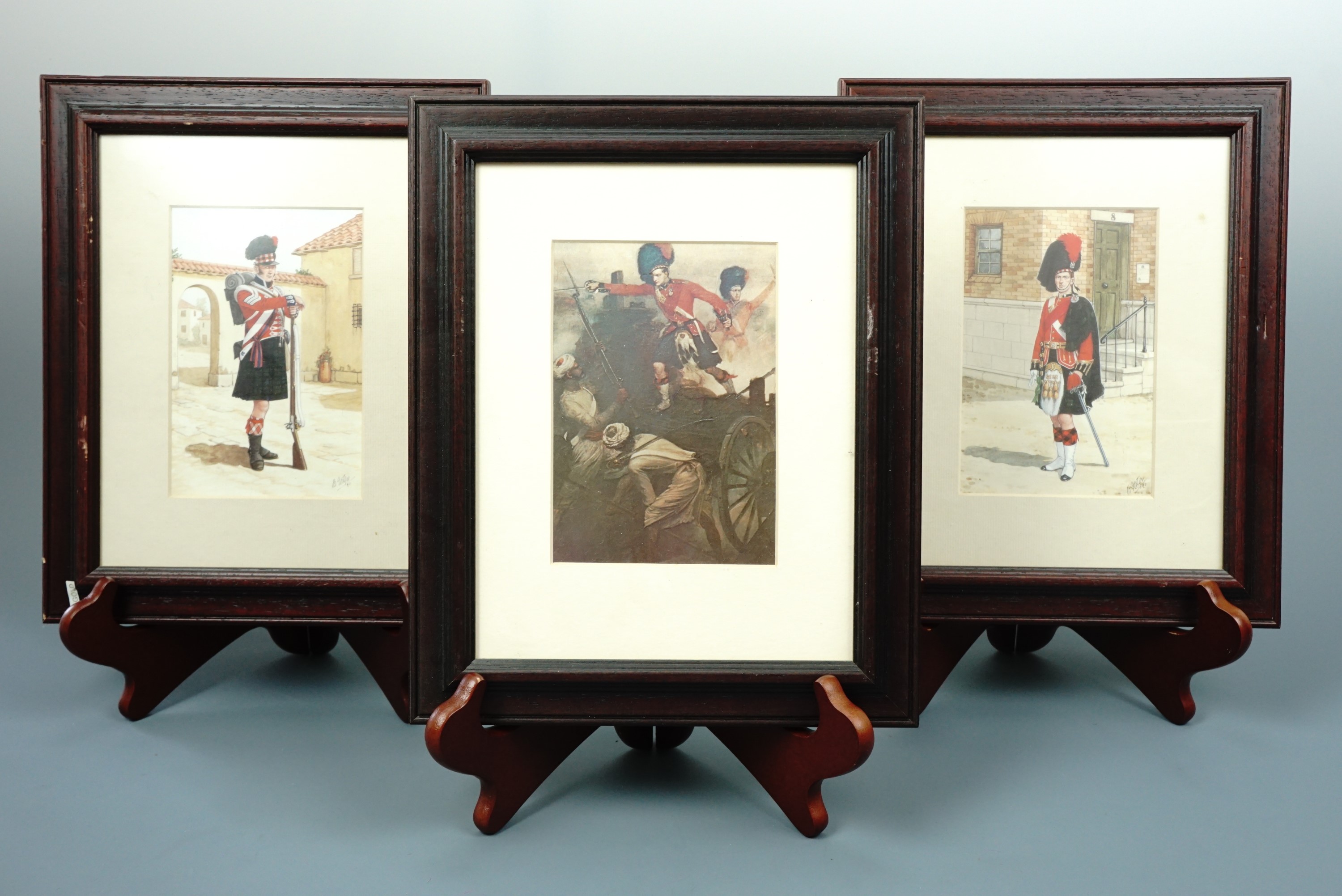 9 uniformly framed prints depicting Scottish soldiers and military dress, 28 cm x 23 cm - Image 3 of 3