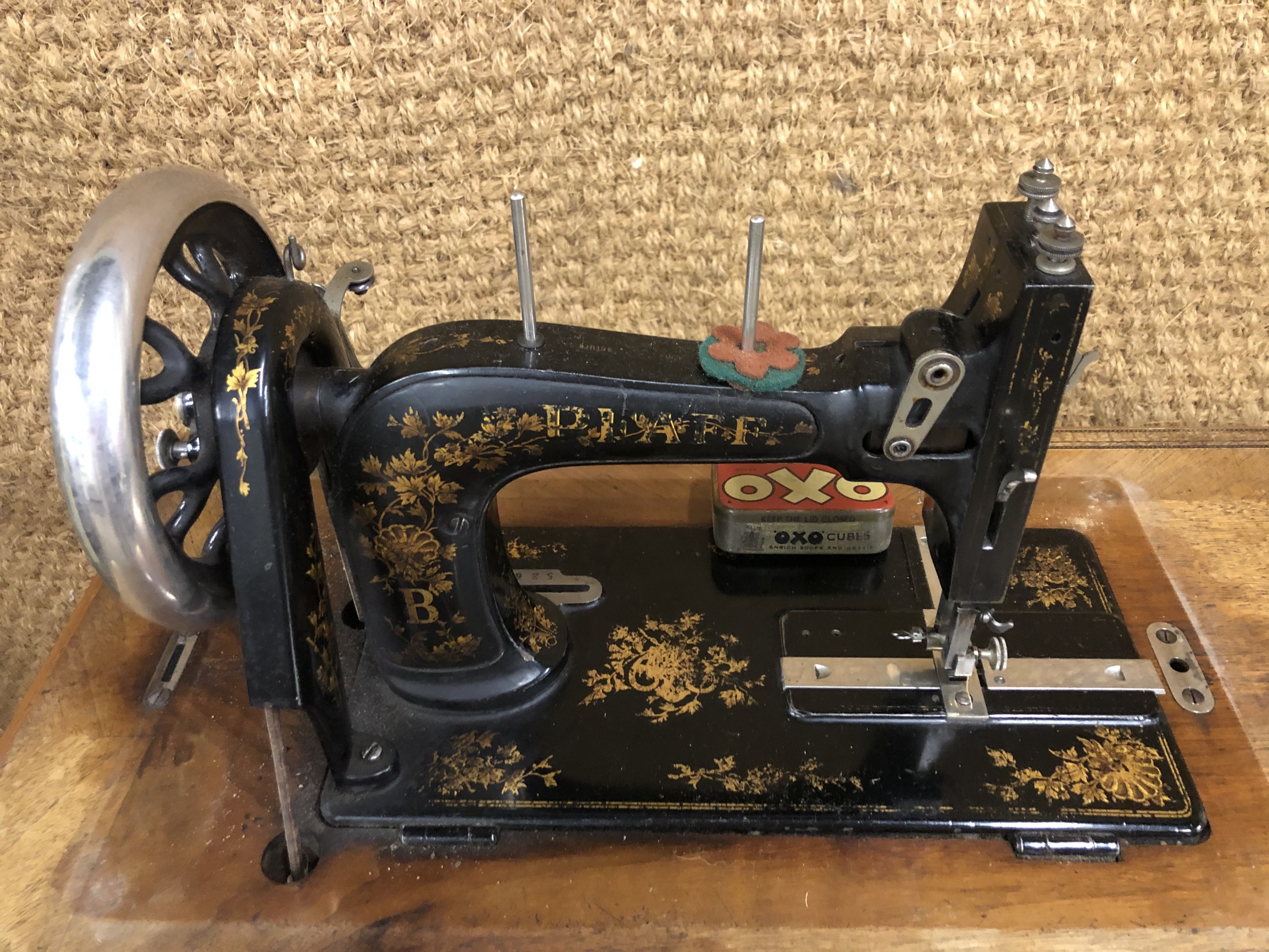 A late 19th Century Pfaff treadle sewing machine - Image 2 of 3