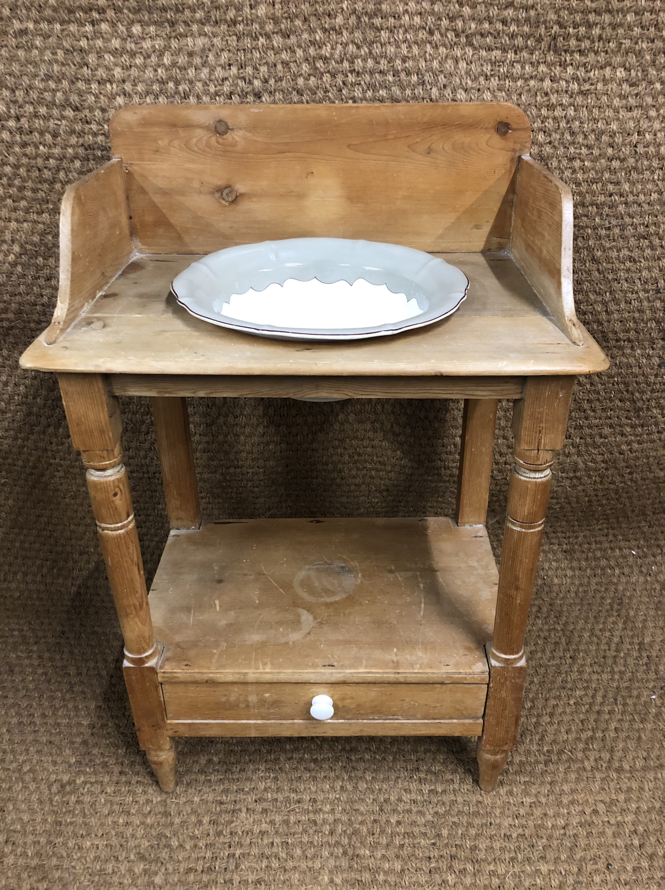 A Victorian pine wash stand and basin, 60 cm x 40 cm x 93 cm - Image 2 of 3