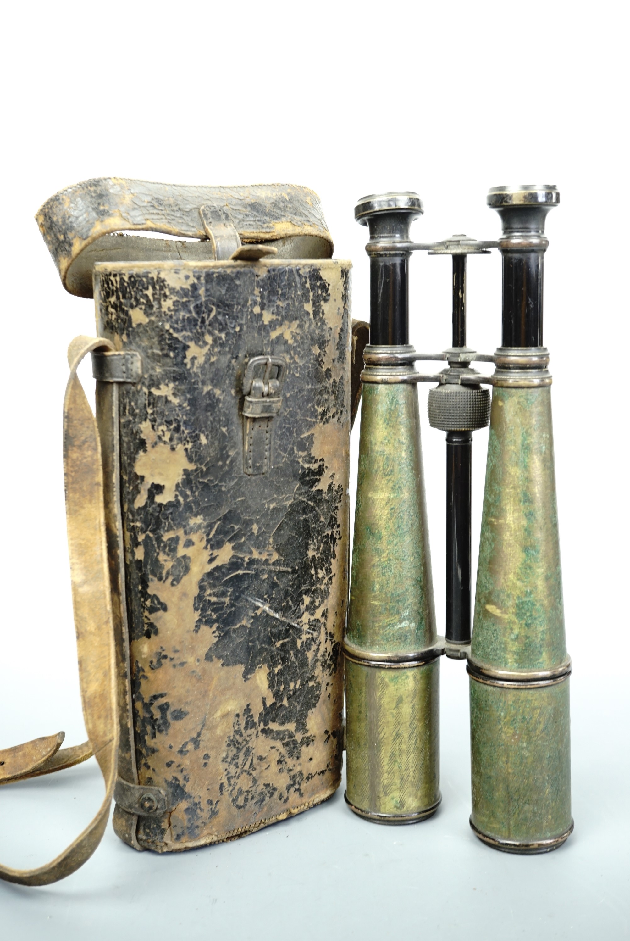 Two sets of Great War British army binoculars together with 1940 dated No 2 prismatic prismatic - Image 2 of 7