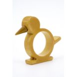 A vintage Minimalist Bakelite napkin ring in the form of a chick, 5.5 cm