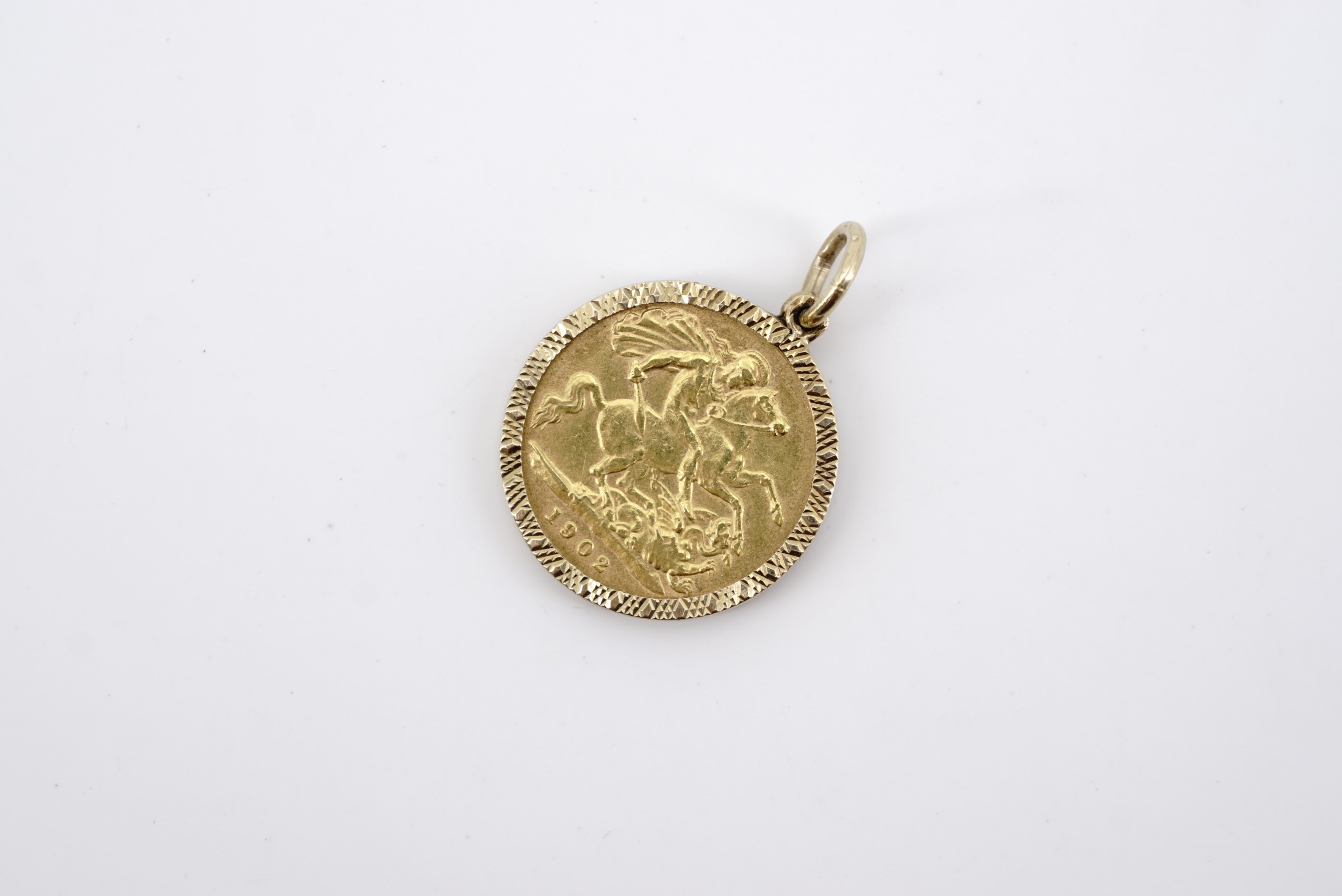 A 1902 gold half Sovereign in 9 ct gold pendant mount - Image 2 of 2