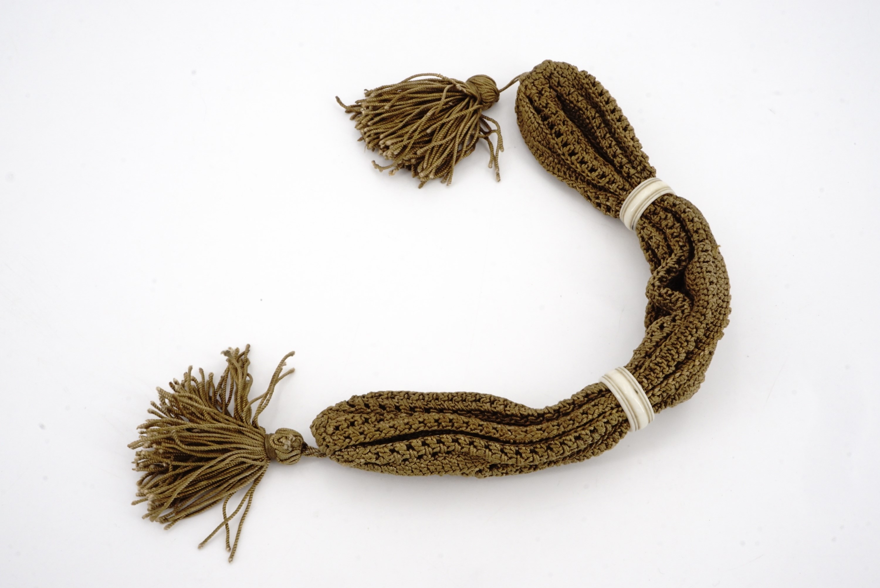 A late Georgian crochet-work miser's purse