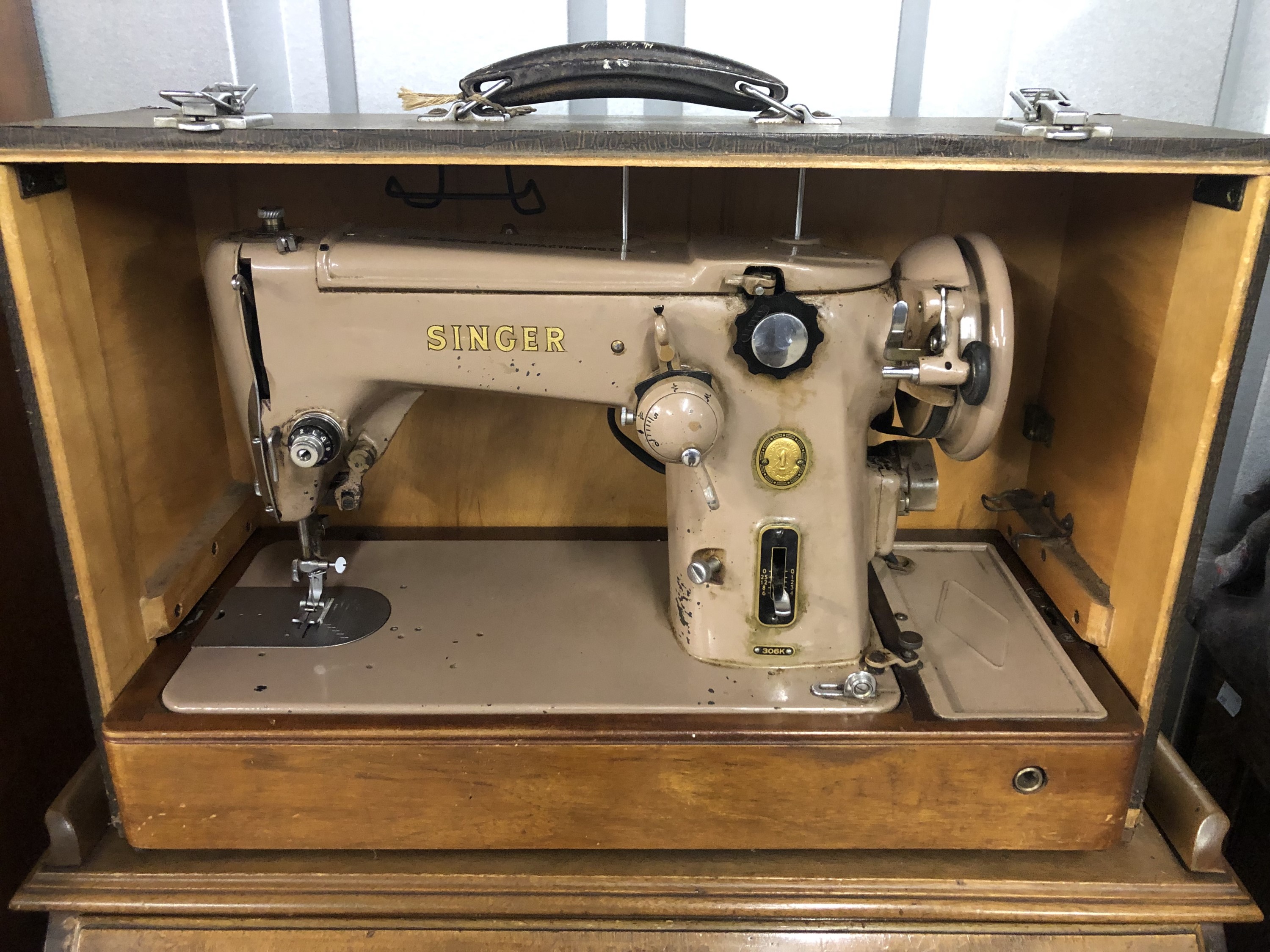A Singer 306 sewing machine - Image 2 of 3