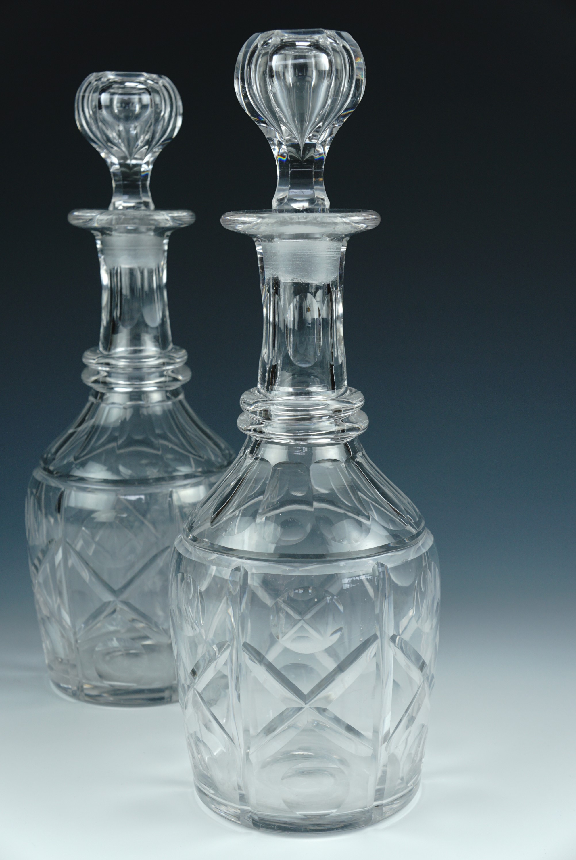 A pair of Victorian cut glass decanters, 30 cm - Image 2 of 2