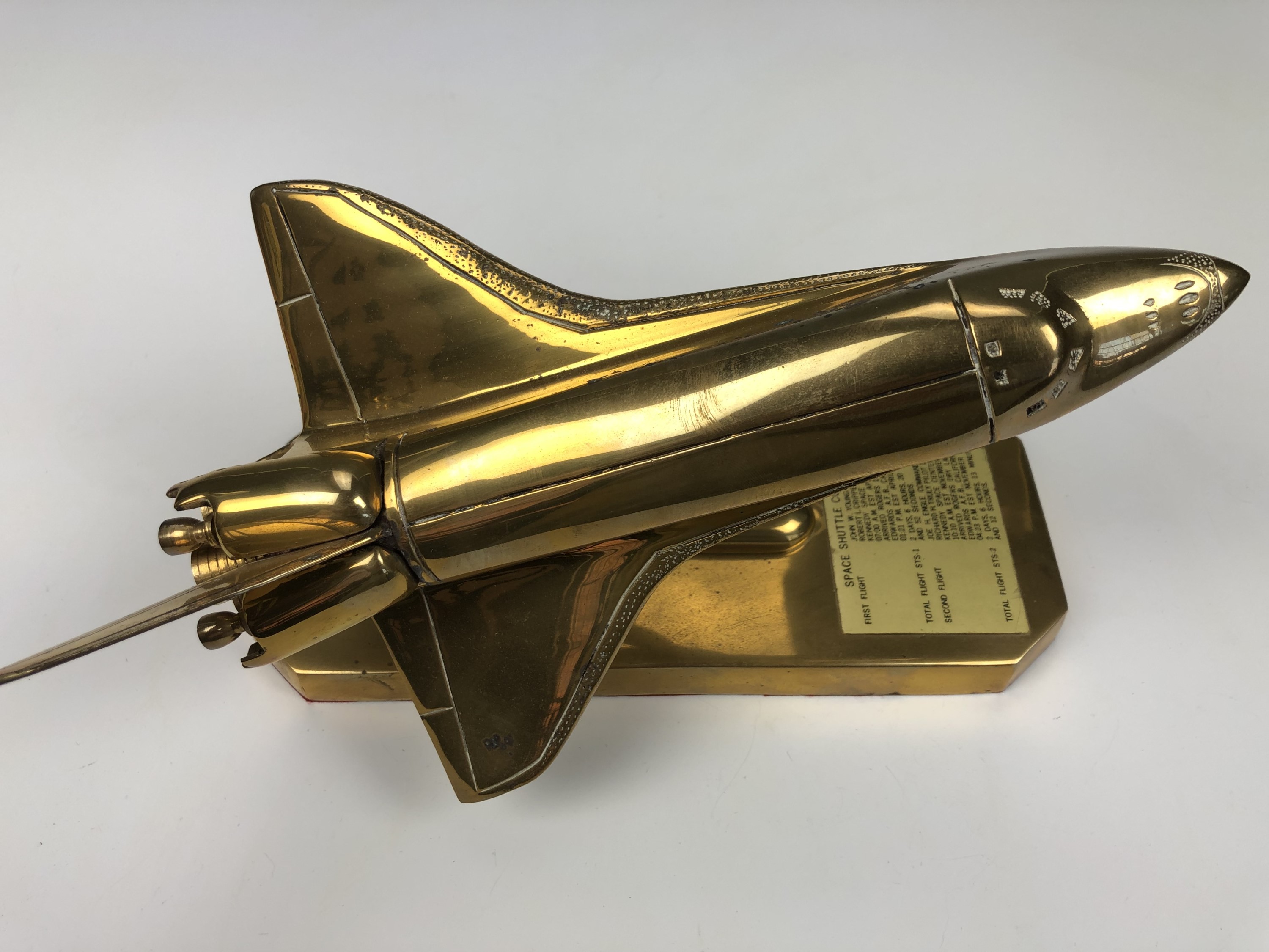 A brass desk model of the Space Shuttle Columbia, 24 cm x 10 cm x 17 cm high - Image 3 of 4