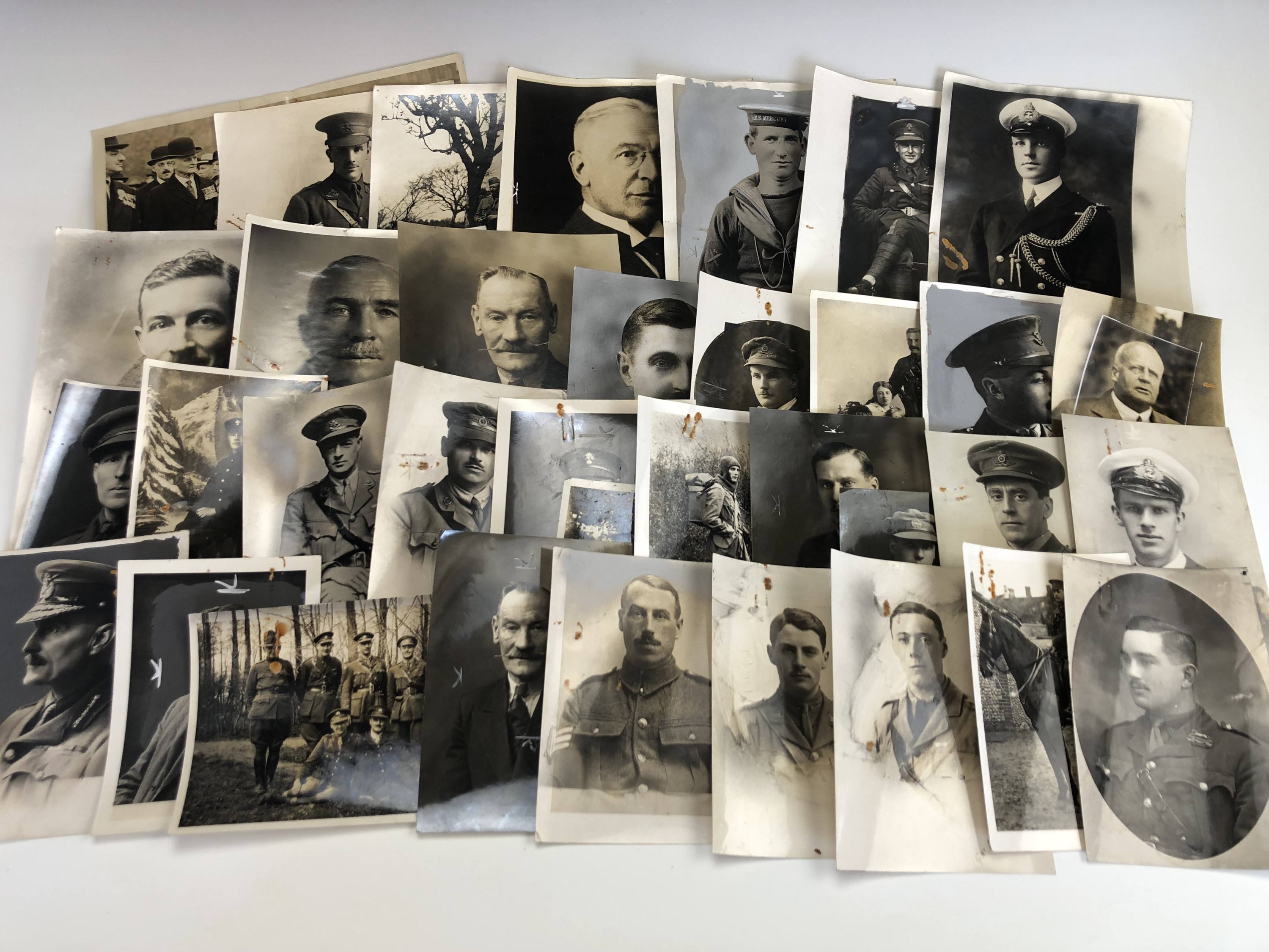 A very large group of period portrait photographs of Great War soldiers and veterans of the War,