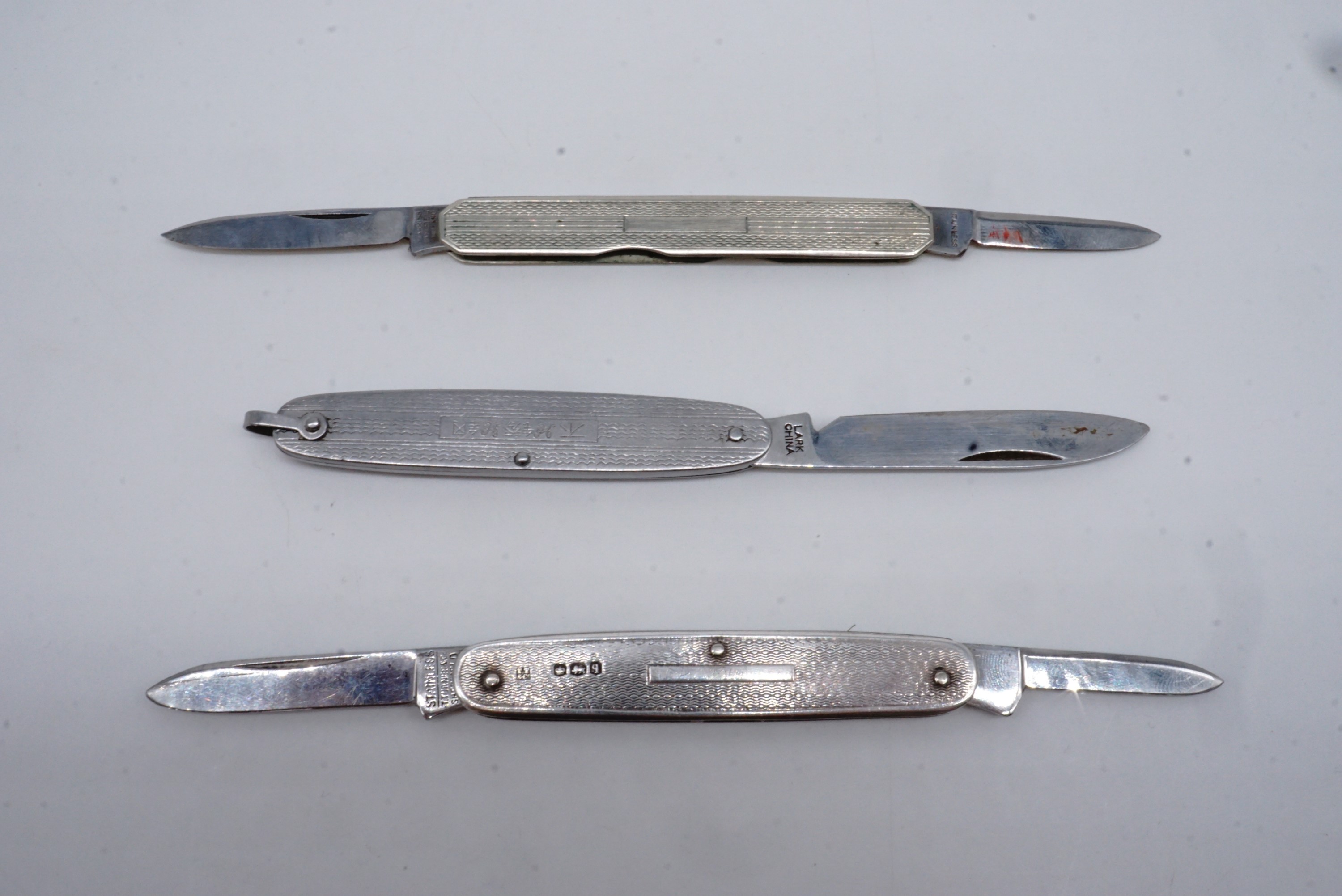 A George V silver folding knife, and two further similar, Birmingham, 1933 - Image 2 of 2