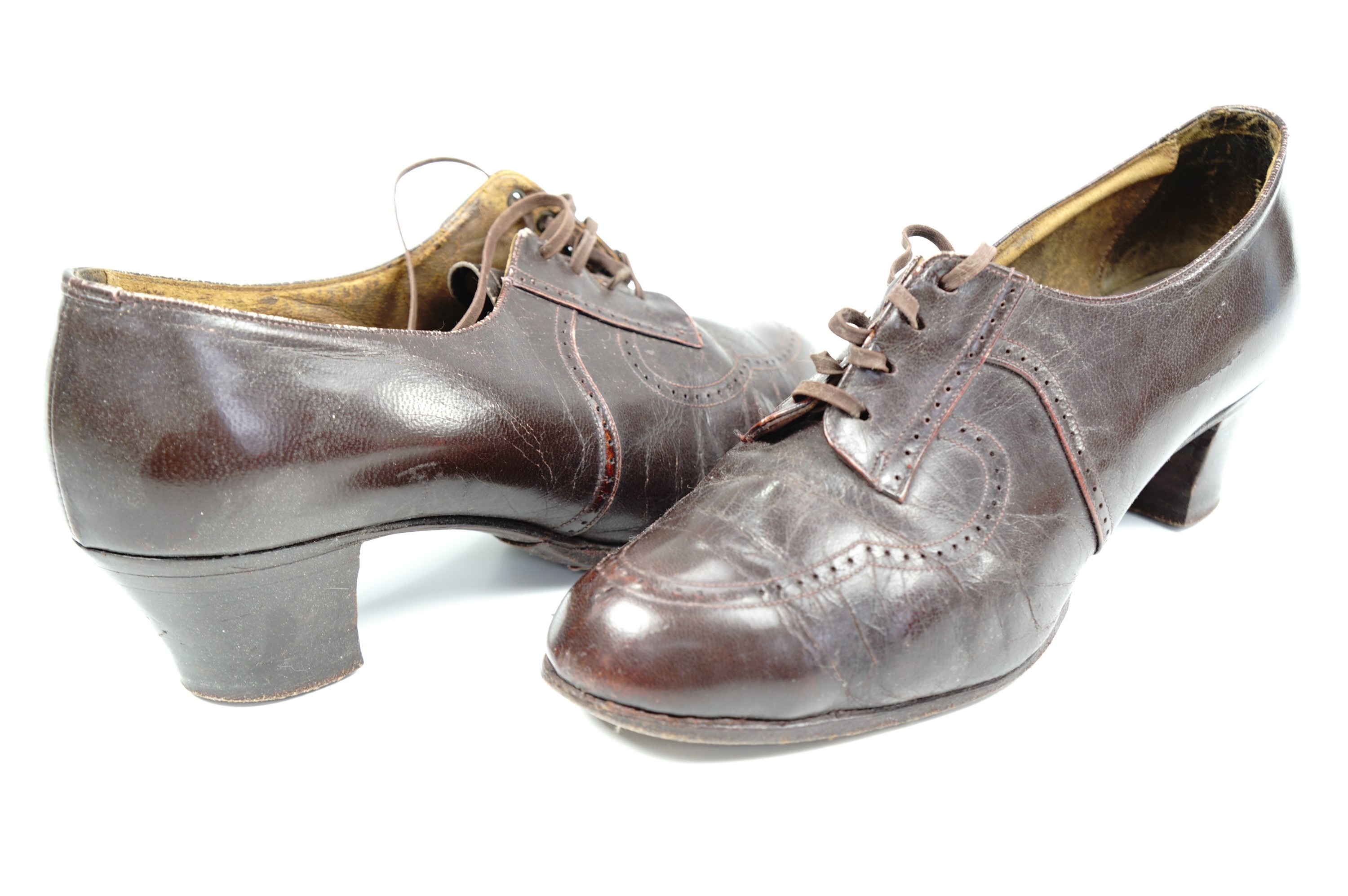 A pair of 1930s lady's brown leather shoes