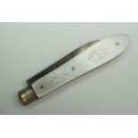 A Victorian silver pocket folding fruit knife, having engraved mother-of-pearl grip scales, 56 mm