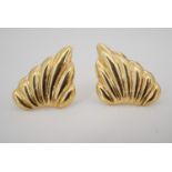 A pair of moderne 18K yellow metal earrings, 20 mm, 5 g