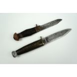Two diminutive sporting knives, second quarter 20th Century, longest 14.5 cm