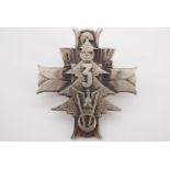 A Second World War Polish 3rd Carpathian Rifle Division badge, bearing an 800 standard white metal