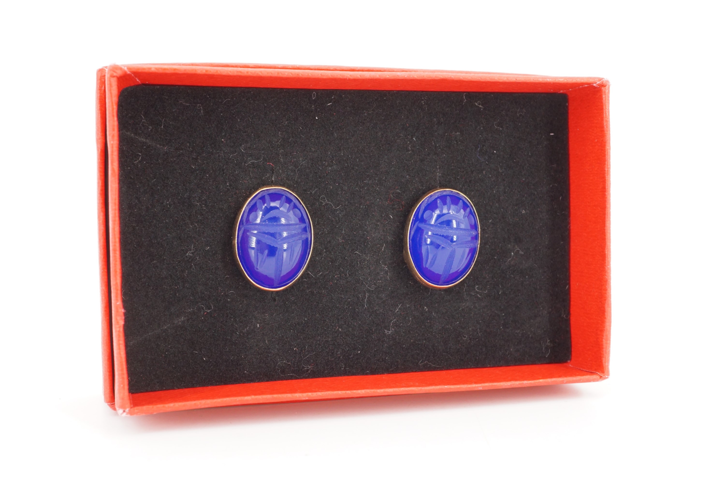 A pair of vintage Egyptianate engraved blue glass scarab screw-back earrings - Image 2 of 4