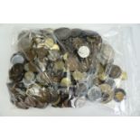A quantity of GB and world coins, a banknote etc