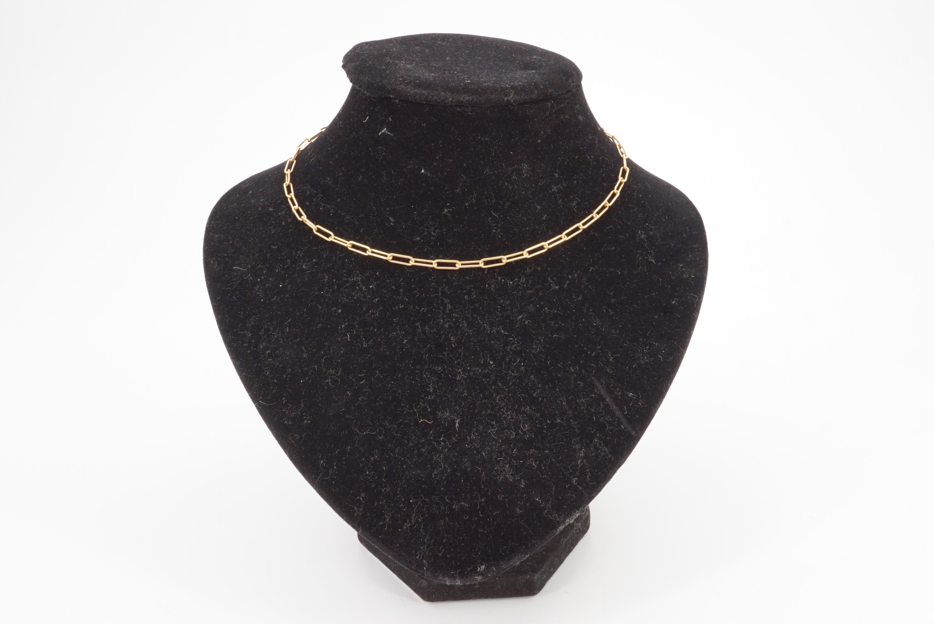 A 9 ct gold elongated belcher link neck chain, 38 cm, 5.8 g