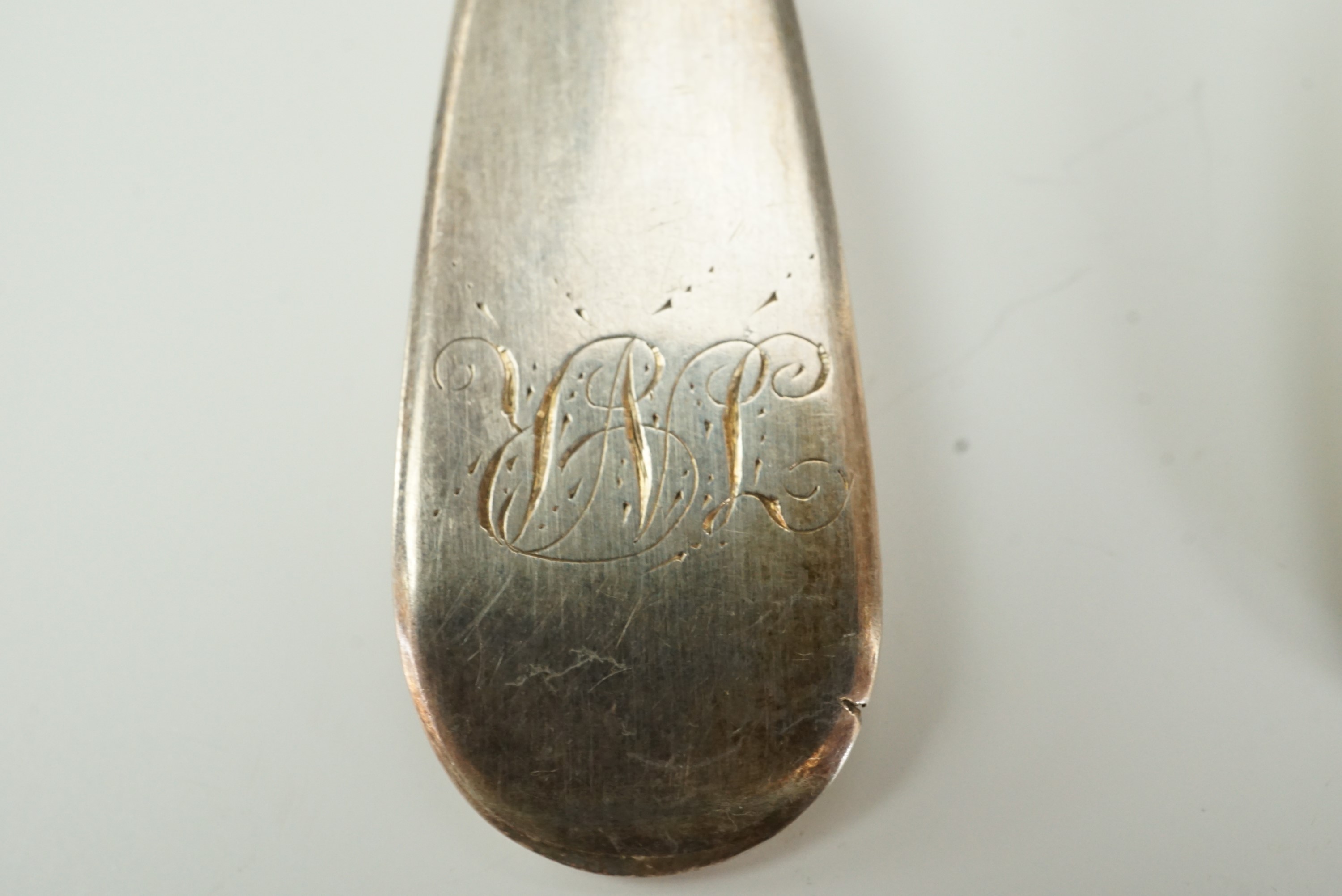 A 1925 Silver Jubilee commemorative tea spoon together with five Georgian silver fiddle pattern - Image 2 of 5