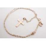 A yellow metal pendant cross and neck chain, 2 cm, 1.6 g