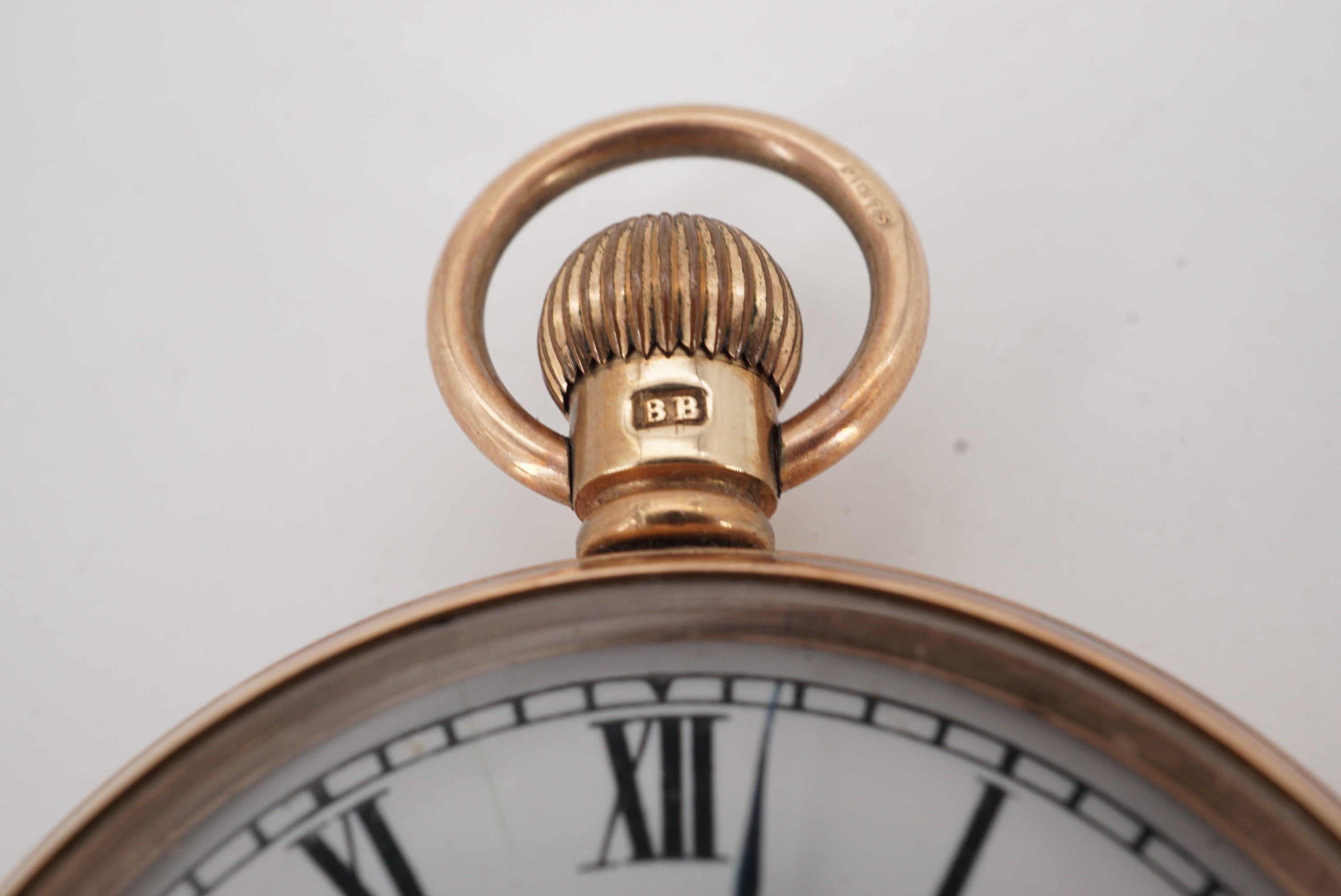 An early 20th Century Waltham 9 ct gold cased pocket watch, 48 mm excluding stem, 78 g, (running) - Image 3 of 4