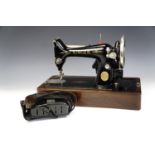 A Singer electric sewing machine Y6279587