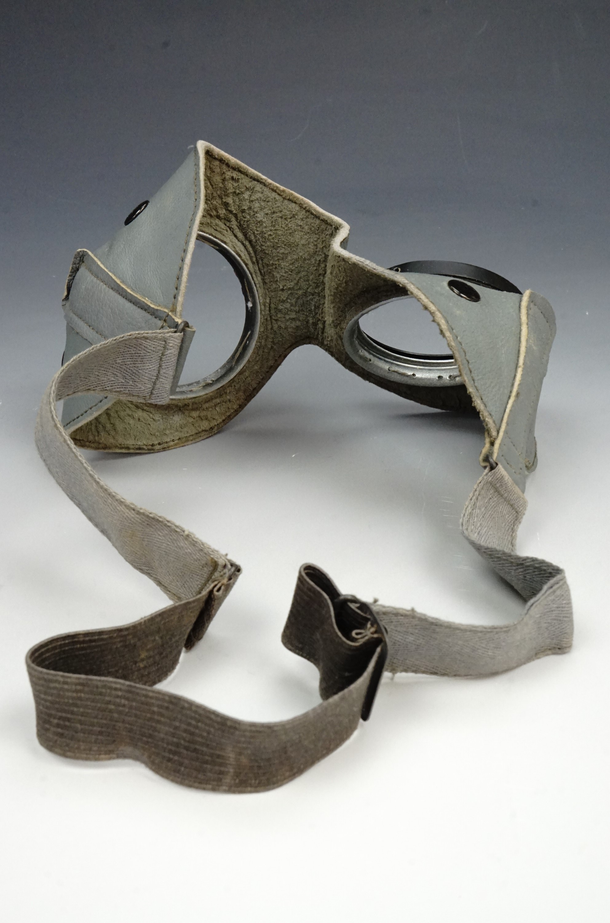 A set of Second World War German Wehrmacht issue sun and dust goggles, (a/f) - Image 3 of 3