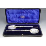 Late Victorian cased pair of anointing spoons, modelled after the antique, having engraved heart