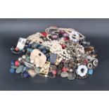 A quantity of costume jewellery