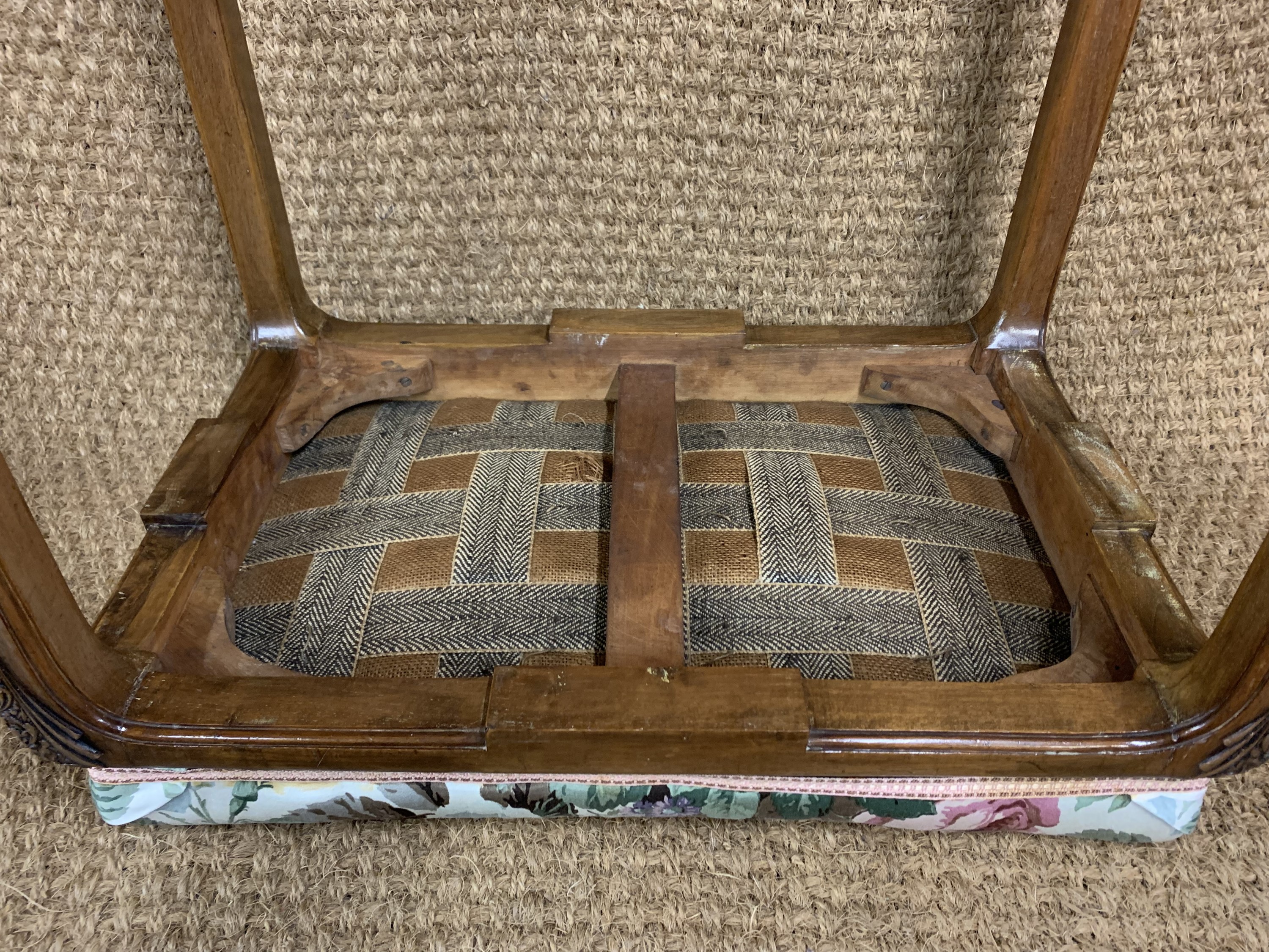 A 1930s carved and upholstered walnut dressing table stool - Image 4 of 4