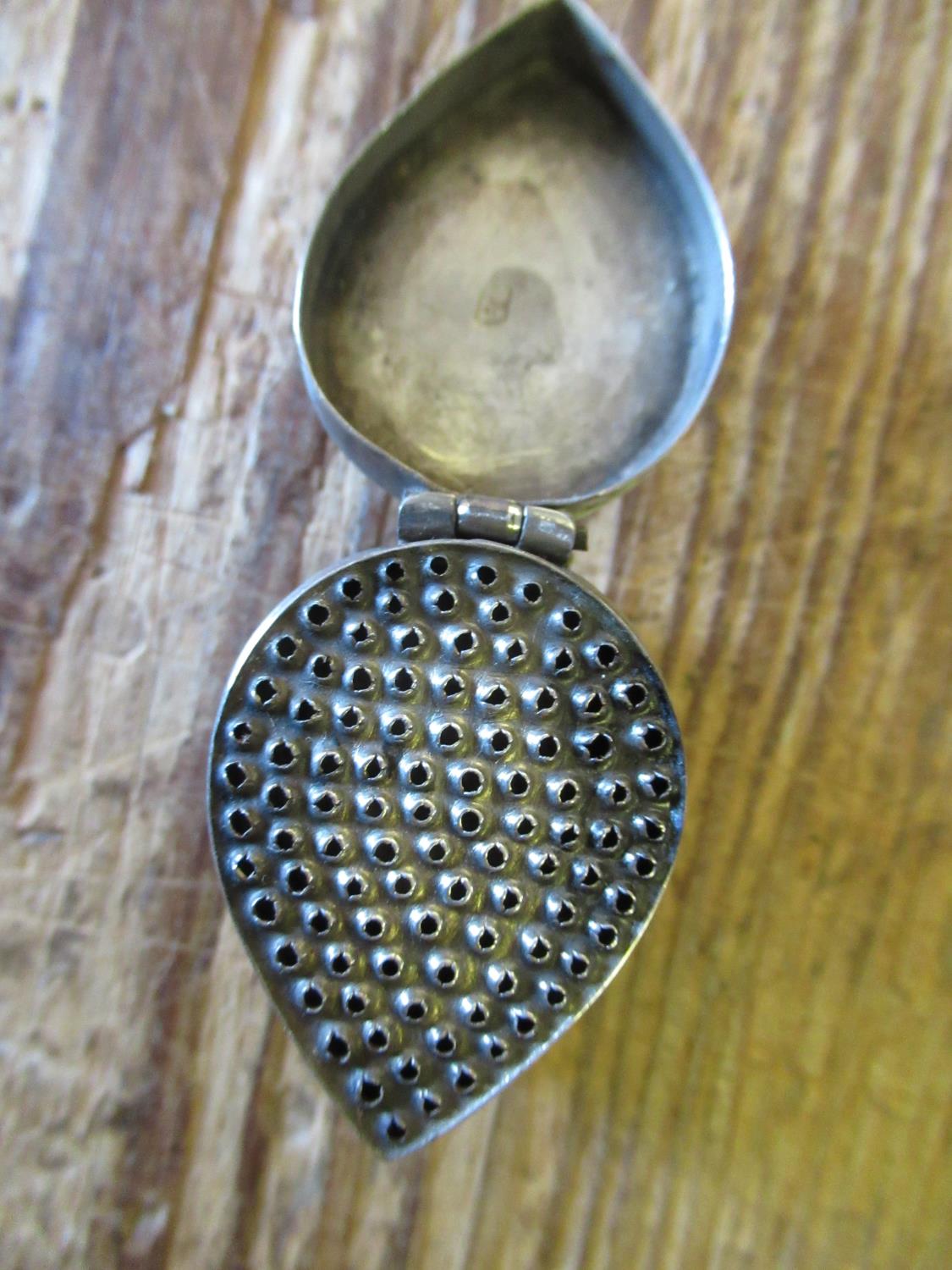 18th Century white metal nutmeg grater of tear drop form with engraved stylised floral decoration, - Image 5 of 8