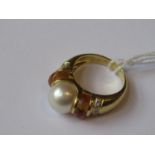 18ct Yellow gold ring set cultured pearl, citrines and diamonds, 8.5g, the pearl 9mm