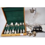 Quantity of Queens pattern silver plated flatware together with other flatware, a silver plated