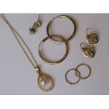 18ct Gold pendant set cultured pearl on chain, together with four various pairs of earrings