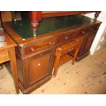 Late 19th / early 20th Century mahogany twin pedestal partners desk, the green leather inset moulded