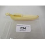 Late 19th / early 20th Century Japanese carved ivory model of a banana, 3.5ins long overall 26g
