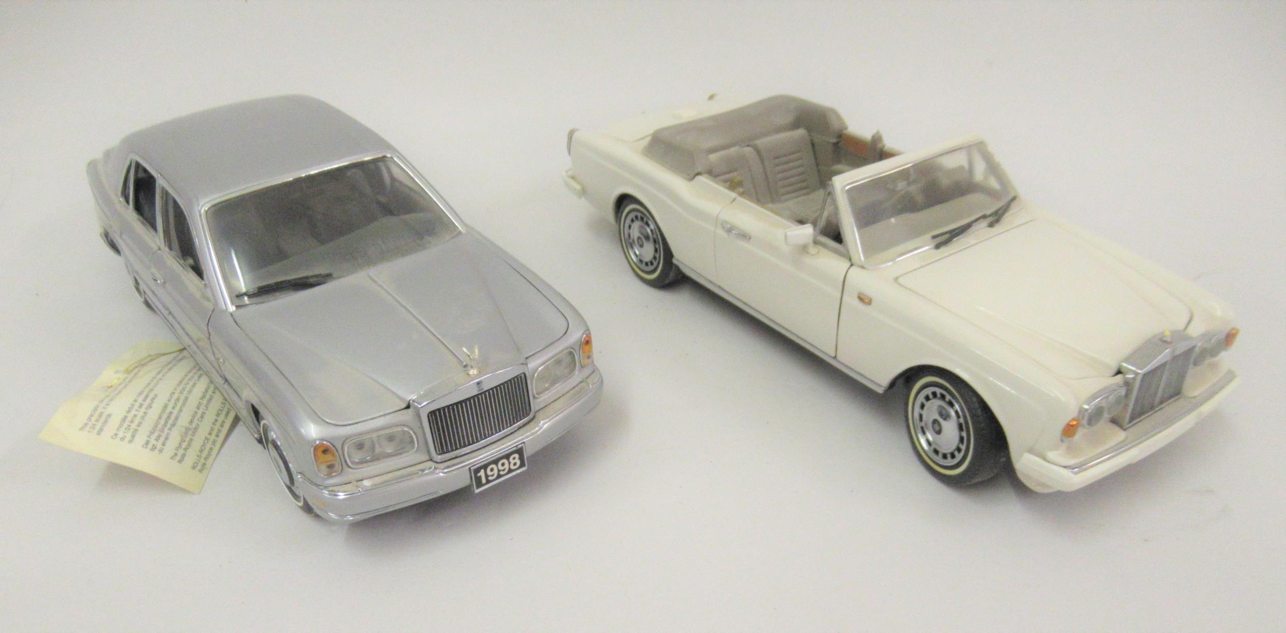 Franklin Mint 1:24 scale Rolls Royce Silver Seraph, with original packaging and another of a 1992