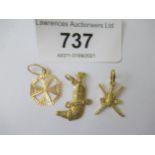 Three various 18ct gold charms, 3.8g