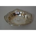 Circular sterling silver bowl with pierced borders, 12 troy oz Some signs of wear but generally