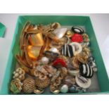 Quantity of various miscellaneous costume clip-on earrings together with a necklace with matching