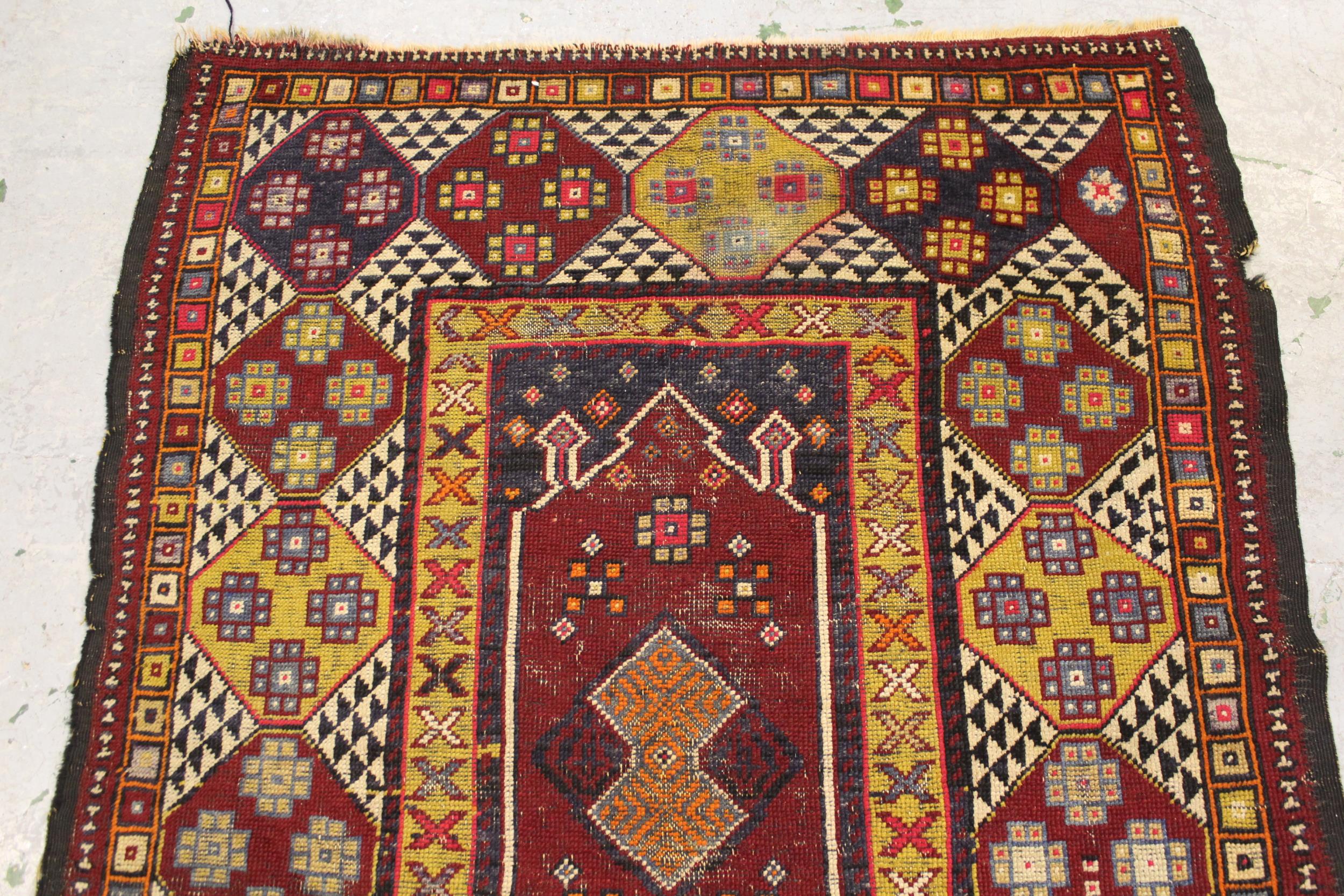 Small Anatolean rug with a central panel design and wide borders, in multiple colours, 5ft x 4ft - Image 2 of 4