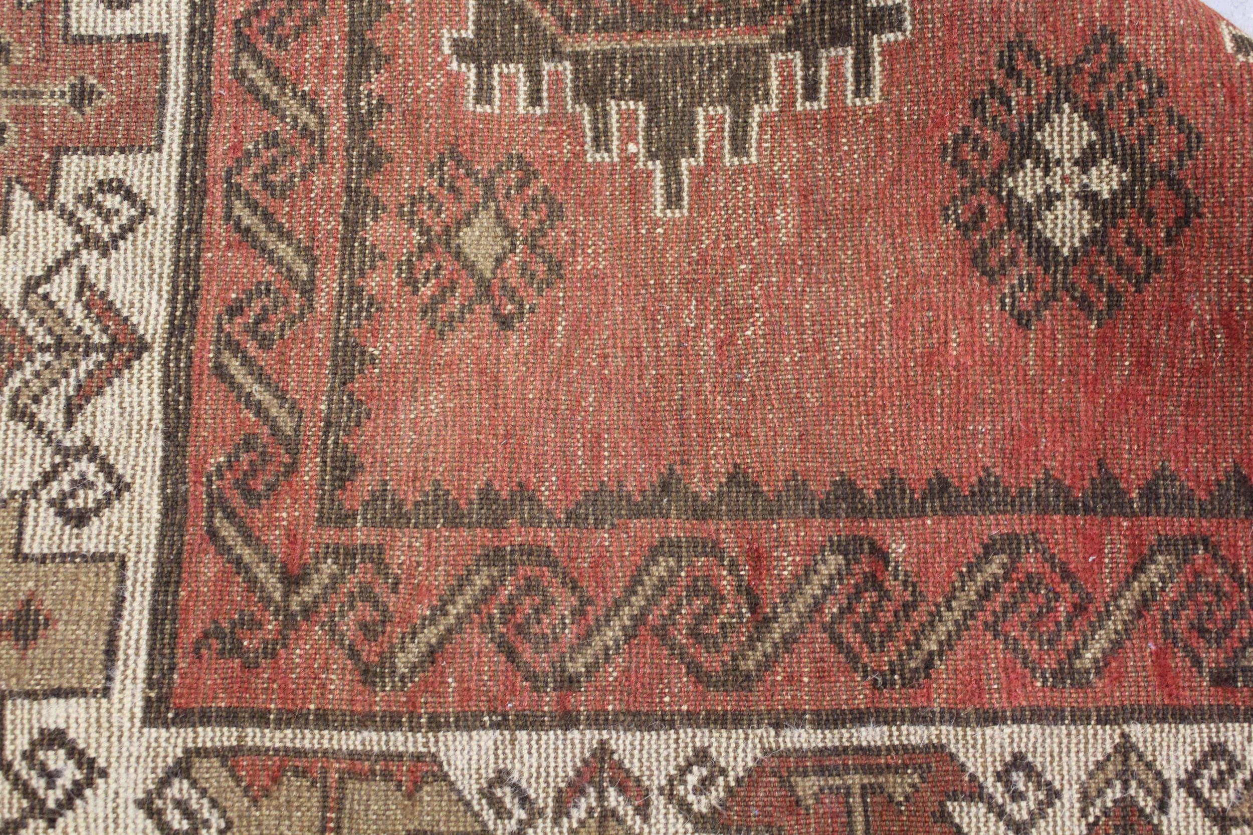 Small Afghan rug with an all over stylised floral design, in shades of beige and brown, 5ft4ins x - Image 3 of 3