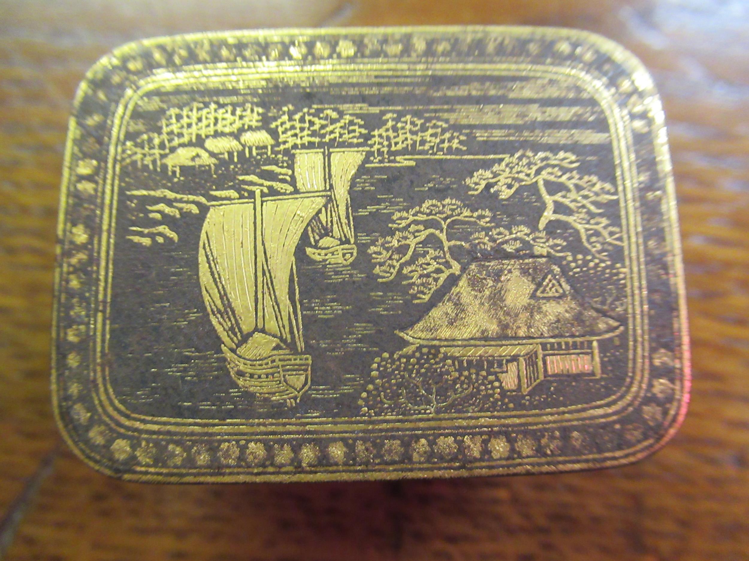 Good quality Japanese Niello gilt metal snuff box, signed to the base together with a collection - Image 2 of 8