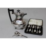 Silver plated hot water pot, together with cased set of six silver plated grapefruit spoons and