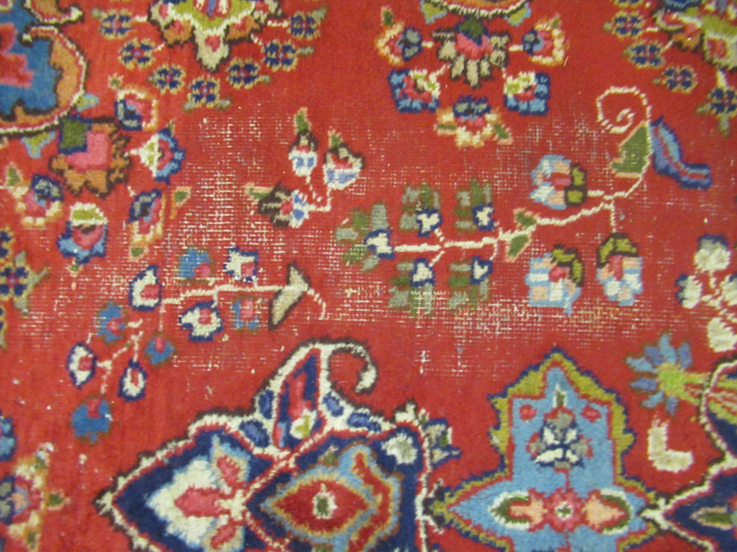 20th Century Turkish carpet of Persian design with a lobed medallion and all over floral pattern - Image 4 of 5