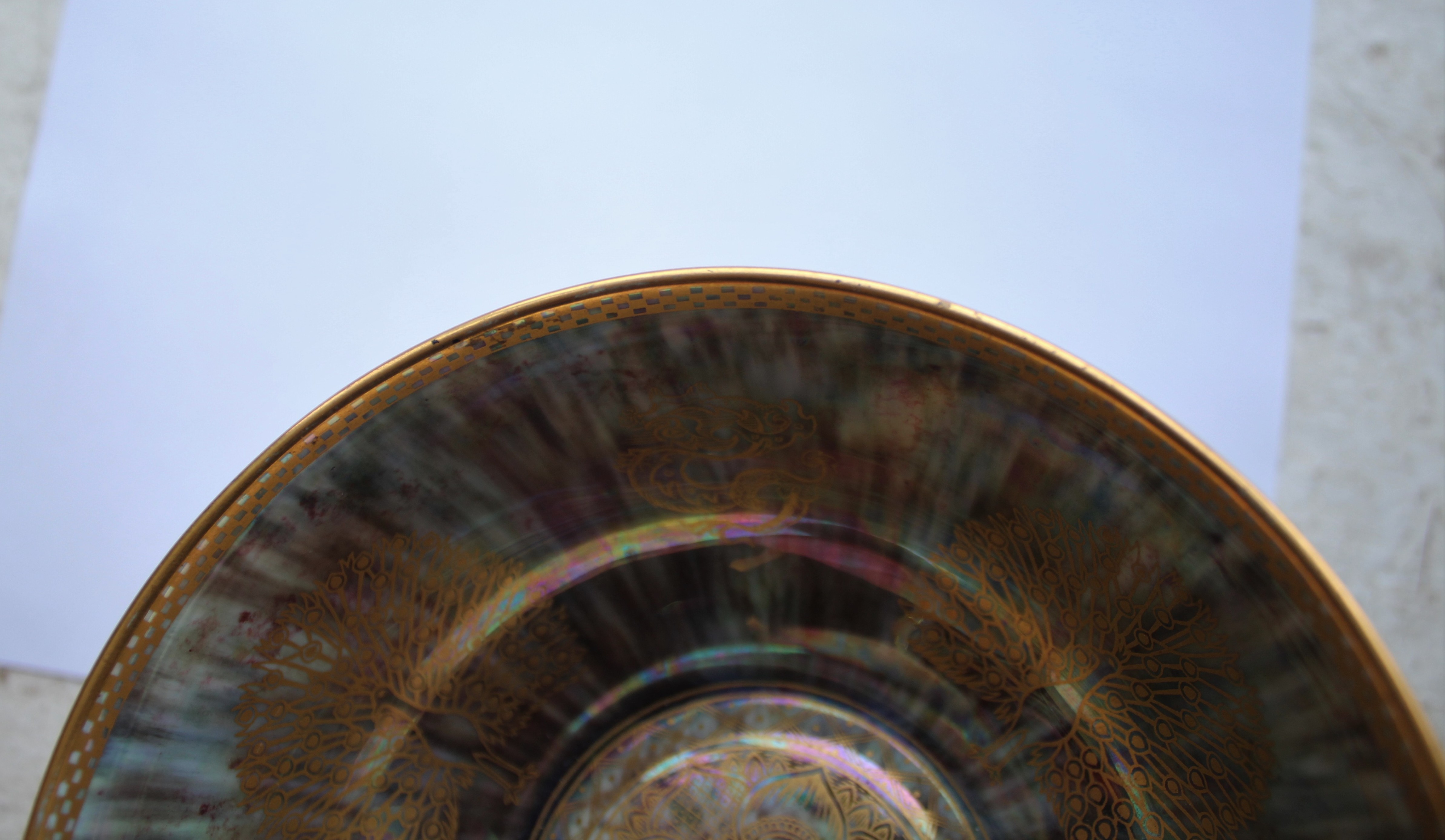 WEDGWOOD BUTTERFLY LUSTRE BOWL the mottled interior with Peacocks and Dragons and central design - Image 10 of 10